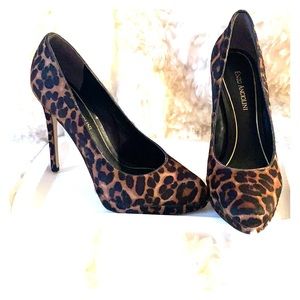 Enzo Angiolini leopard pony pumps 9